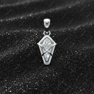 Pendentif en moissanite taille cerf-volant fantaisie pour femme, élégant pendentif solitaire en diamant, bijou de fiançailles unique de forme géométrique - Product Image 4
