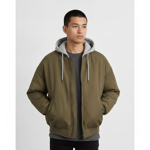 Chaqueta Varsity con Capucha Color Verde Oliva para Hombre, Marca Addahar, con Logotipo AD Bordado, Cierre de Cremallera, Estilo Preppy, para Otoño - Product Image 4