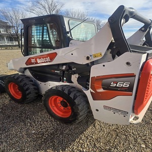 Cargadora de Ruedas Bobcat S66, Minicargadora de 4 Toneladas, Motor Eaton, Motor Nuevo, Entrega Gratuita - Product Image 5