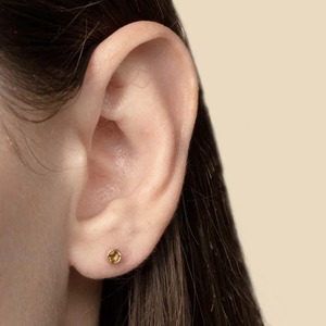 Pendientes de Oro Amarillo de 9K con Diamante Redondo Brillante de 1.50CT, Engastados en Bisel, Joyería Fina al por Mayor - Product Image 6