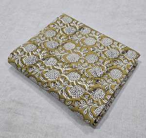 Tela de algodón 100% india hecha a mano, ecológica, con estampado floral tradicional hecho a mano, para decoración del hogar y vestidos. - Product Image 2