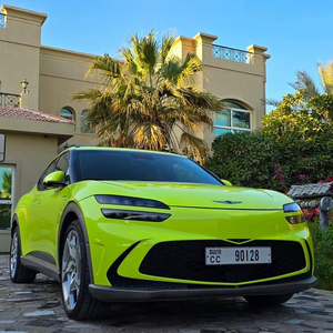 Gen Es Is G V 60 Coupé Performance AWD, Auto Eléctrico de Litio con Asientos de Cuero, Llantas R16, Motor Único, Cámara Trasera - Product Image 1