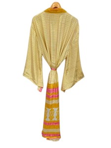 Robe kimono en patchwork de sari de soie faite à la main, couvre-maillot de bain, vêtement de nuit, longue robe, kimono en sari de soie recyclée vintage indien fait à la main - Product Image 3