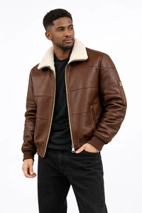 Chaqueta Bomber de Cuero Marrón para Hombre con Cuello de Piel Sintética, Cierre de Cremallera, Puños Acanalados, Bolsillo Utilitario en el Manga y Estilo Aviador Clásico - Product Image 4