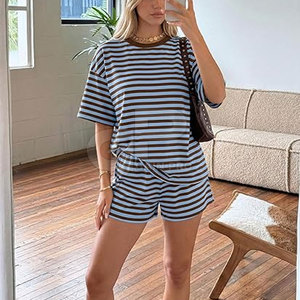 Tendance Été 2026 : Ensemble Short Décontracté Deux Pièces pour Femme avec Haut Stylé et Short Assorti en Tissu Confortable - Product Image 2
