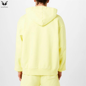 Ensemble sweat à capuche demi-zippé jaune clair et short pour homme, style automne décontracté, en polaire légère – Nouvelle collection - Product Image 4