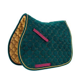 Tapis de selle de dressage en velours matelassé marron avec bordure dorée et sangles bordeaux - Product Image 6