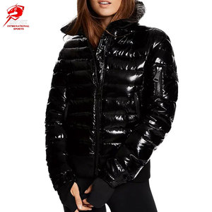 Vestes matelassées polyvalentes pour femmes en deux pièces pour les sports à fort impact, haut à capuche coupe-vent, combinaison athlétique rembourrée - Product Image 1