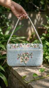 Bolso de Hombro Artesanal de Lino con Cuentas Florales, Impermeable y Ecológico, con Estampado Digital de Hojas Verdes sobre Base Blanca - Product Image 5