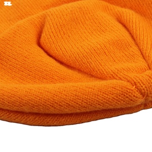 Gorro de Invierno Personalizado Promocional sin Dobladillo, de Acrílico y Spandex, Liso o Bordado, para Viajes - Product Image 4