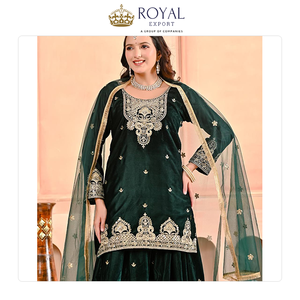 La Mejor Colección de Ropa India Festiva de Diseñador: Traje Sharara de Terciopelo Pesado Puro con Bordado de Lentejuelas - Product Image 2