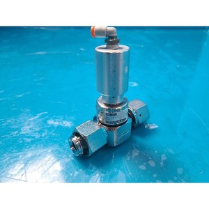 Vanne à diaphragme manuelle VERIFLO 45300400 utilisée comme pièce détachée pour équipement semi-conducteur Legacy - Product Image 1