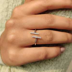 Anillo de compromiso de moissanita con corte brillante redondo y diseño abierto de moda, de plata de ley 925, ajustable para mujer, para aniversario o boda - Product Image 5