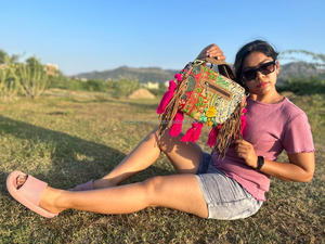 สินค้ามาใหม่ rajasthani แฮนด์เมดแท้ผู้หญิงชนเผ่าผ้าฝ้ายหลายสี Boho hippie หนังนิ่มพู่ห้อยกระเป๋า Banjara - Product Image 5