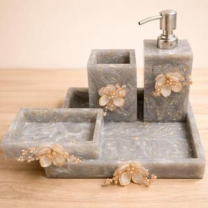 Juego de Accesorios de Baño Rectangulares de Resina con Diseño Moderno, de Lujo, de Cuatro Piezas, Dispensador de Jabón Impermeable, Portacepillos de Dientes, Bandeja - Product Image 1