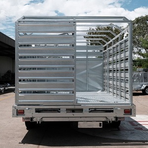 Remorque à bétail efficace avec cadre en acier robuste, portes sécurisées, carrosserie ventilée et performances de traction stables - Product Image 3
