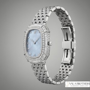 นาฬิกาเพชร AP MOISSANITE ขนาด 30 มม. สายสแตนเลส สตีล อะนาล็อก ควอตซ์ ดีไซน์หรูหรา คริสตัลแซฟไฟร์ ตัวล็อคแบบ Deployment Clasp - Product Image 4