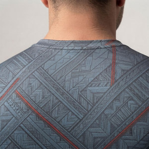 Camiseta de Compresión para Hombre, Fabricada por Sewing Hub Industry, Antiarrugas, Transpirable, Textura Suave, Tejido Duradero - Product Image 3