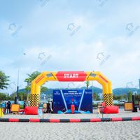 Arche gonflable carrée imprimée UV pour team building, pompe à air électrique Vietnam, designs variés pour l'extérieur, installation facile en 6 mois
