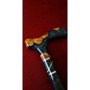 Escultura de Lujo con Mango de Caña, Tallada a Mano en Resina y Madera de Acacia, Elegante Madera de Acacia con Cañas - Product Image 1