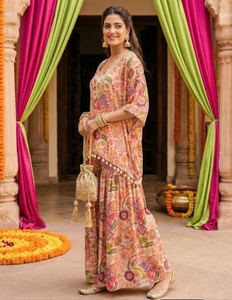 K V International - Conjunto Salwar Kameez Sharara Kaftan Multicolor con Estampado Kitsch, Tradicional, para Fiestas de Otoño, en Rayón Reversible - Product Image 5