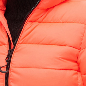 Chaqueta Acolchada Premium OEM para Mujer, Ropa Casual de Exterior Personalizada, Cortavientos con Cierre de Cremallera y Bolsillos Laterales, Abrigo para Mujer - Product Image 3