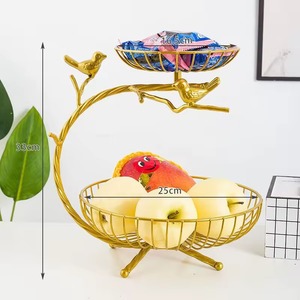 Panier à fruits en métal à double couche, fabriqué à la main par un artisan indien, ajoute une touche d'élégance à toute salle à manger. - Product Image 4