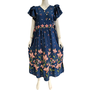 Robes longues à manches volantées pour femmes, modèles kimono à col en V, par Chrysanta - Product Image 2