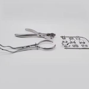 Kit d'instruments dentaires professionnels, comprenant une membrane d'isolement dentaire en caoutchouc et un ensemble d'instruments chirurgicaux pour dentiste. - Product Image 4