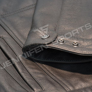 Chaleco de cuero genuino para motociclistas para hombre con un estilo clásico distintivo que ofrece una construcción robusta y un ajuste cómodo para la conducción. - Product Image 5