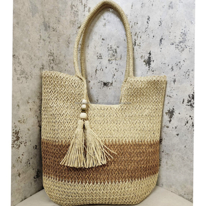 Sac à bandoulière Boho en raphia avec pompon beige et marron tissé à la main fourre-tout en paille sac à main écologique polyvalent pour le marché, les voyages ou les vacances - Product Image 1