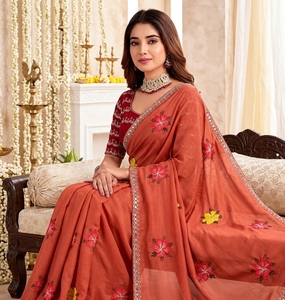 Sari Tradicional Indio para Boda, Marca AARA, Rojo, de Seda, con Bordado Floral, Largo hasta el Suelo, Estilo Étnico Pakistaní, Corte Regular - Product Image 5