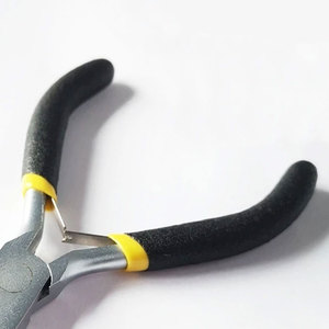 Pince à extensions capillaires professionnelle en acier pour application de micro-anneaux et nano-anneaux, à précision plate - Product Image 2