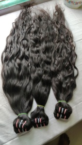 Extensiones de Cabello Humano Remy Virgen Natural Negro Ondulado Profundo Indio Crudo, de Una Sola Capa, con Trama, Ondas Naturales Profundas - Product Image 2