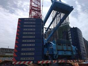 Grue sur chenilles LIEBHERR 350 tonnes d'occasion du Japon avec 13251 heures de service et rapport technique sur la machinerie - Product Image 6