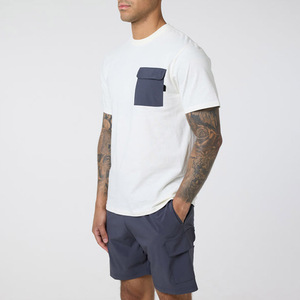 Ensemble été homme prêt pour les vacances : polo à manches courtes et short assorti, tissu respirant et doux, style smart casual - Product Image 1