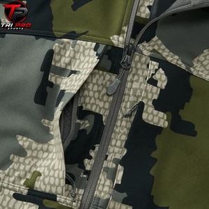 Veste Softshell de Chasse pour Hommes de Haute Qualité avec Capuche Réglable, Fermeture Éclair Intégrale, Design Multi-Poches, Veste Légère - Product Image 2