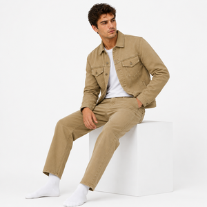 Veste en jean pour homme, conçue avec du denim robuste et une coupe confortable, offrant un style intemporel pour le streetwear, les week-ends et les voyages. - Product Image 6