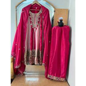 Ensemble haut, bas et dupatta rose pour femme Kavya Fab, avec broderie multi-aiguilles, taille L, idéal pour les fêtes - Product Image 1