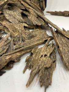 Copeaux de bois de fourmi de bonne qualité spécial du Vietnam parfum agréable artisanat à la main qualité Double souper Bakhoor AOW2 - Product Image 4