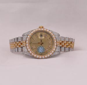 Montre en moissanite hip-hop luxueuse très demandée pour hommes et femmes, prix de gros pour la revente - Product Image 3