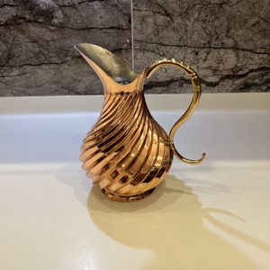 Carafe à eau en cuivre couleur terre naturelle, finition lisse, article de gros personnalisé en usine - Product Image 2