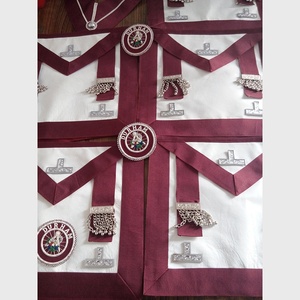 Tablier stepper artisanal de corée, avec badge et collier faits à la main - Product Image 5
