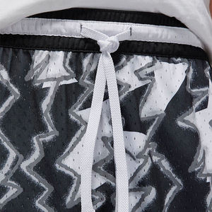 กางเกงขาสั้นตาข่ายพิมพ์ลายทั้งตัวสำหรับผู้ชายฤดูร้อนแบบขายส่งตามสั่ง - Product Image 6