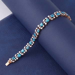 Bracelet tennis en or blanc 14K avec diamant bleu de laboratoire taille marquise 4,49 carats, sertissage 4 griffes, clarté VVS-VS, élégant pour femme - Product Image 2