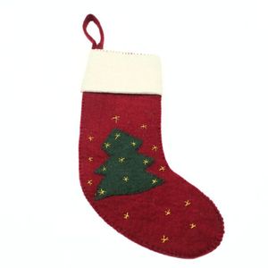 Calcetín Navideño Hecho a Mano con Diseño de Árbol, Ecológico y Suave, de Lana, Marca Kriti Craft - Product Image 4