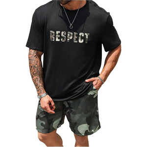 Ensemble de survêtement 2 pièces pour hommes grandes tailles : T-shirt camouflage à lettres et short à cordon de serrage - Product Image 1