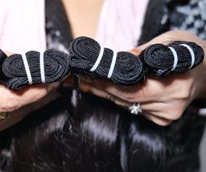 ผมแท้จากวัดอินเดียแบบเป็นมัด ขนาด 8-36 นิ้ว ลอนบอดี้เวฟ เนื้อผมสองชั้น จัดเรียงเกล็ดผมอย่างดี สีดำธรรมชาติ สำหรับต่อผมผู้หญิง - Product Image 5