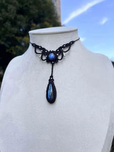 สร้อยคอหยกทำมือแบบห้อยระย้า สีดำ พร้อมจี้คริสตัลคลาสสิก ปรับขนาดได้ ประดับด้วยหินบำบัด - Product Image 4