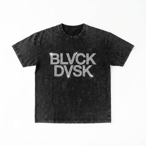 T-shirt personnalisé à épaules tombantes, effet délavé, look rétro avec motifs en strass scintillants - Product Image 2